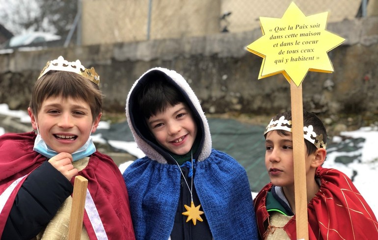 Chanteurs à l’étoile 2023 avec Mgr Felix Gmür à Mariastein