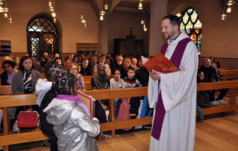 Appel décisif des catéchumènes:  « Tenez bon ! »