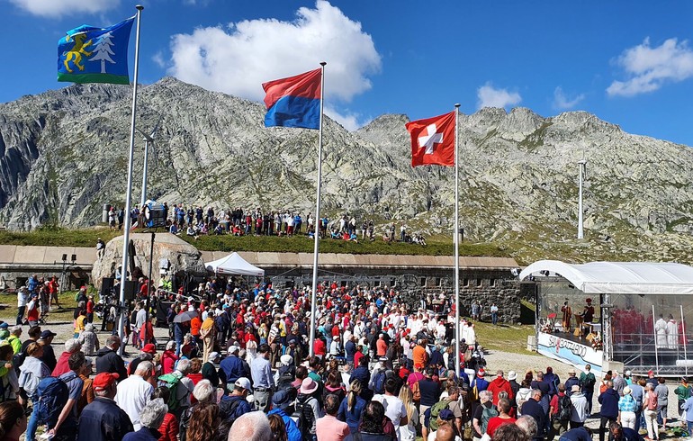 Messe pour la Fête nationale au col du Saint-Gothard