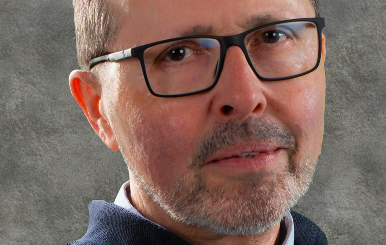 « Homos, Trans et Dieu les bénit ! » : Foi, diversité et inclusion selon Joël Pralong